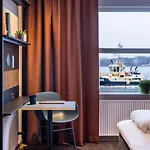 Pier 5 4*