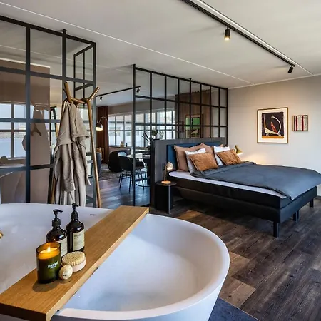 Pier 5 Hotel