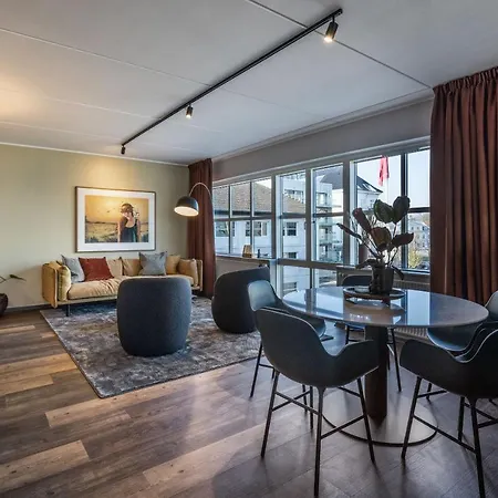 Pier 5 4*