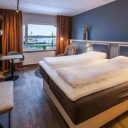 Pier 5 Hotel